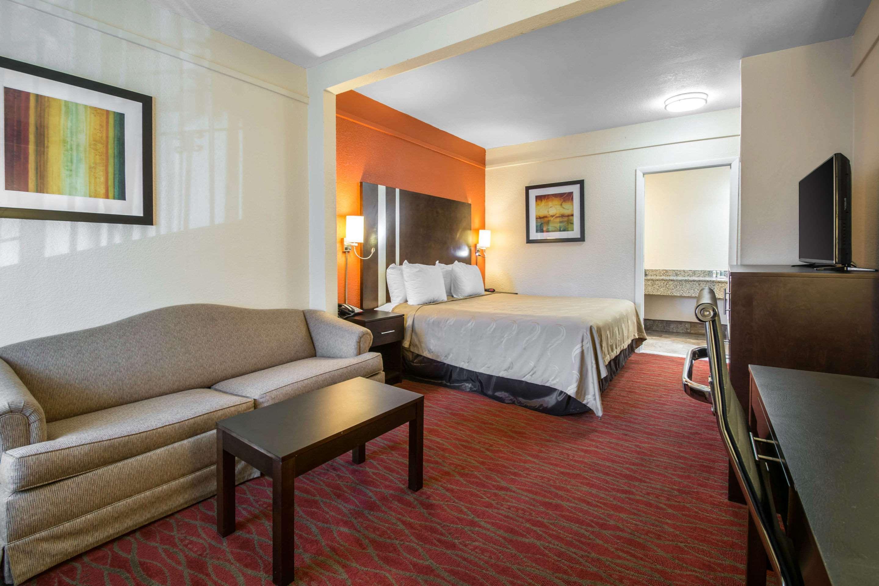 Quality Inn & Suites Jacksonville-Baymeadows Екстер'єр фото